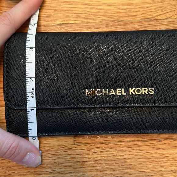 Michael Kors Bifold Envelope Wallet - Picture 7 of 7